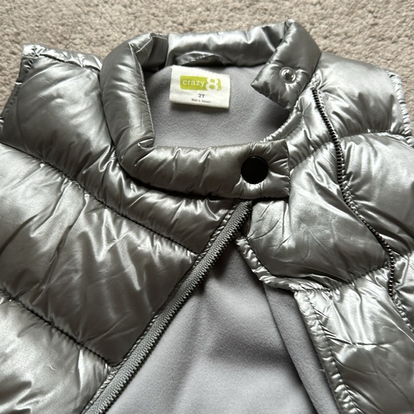 NWOT Silver Toddler Puffer Vest Sz 2T - Picture 2 of 3